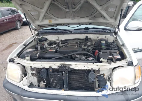 2001 Toyota Tundra Sr5 V8 z USA, uszkodzony, nr VIN 5TBBT44191S170021